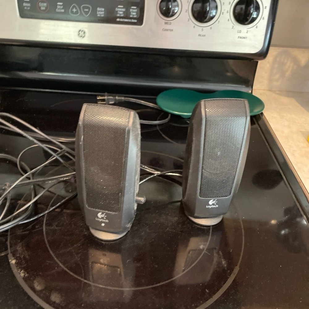Wired speakers